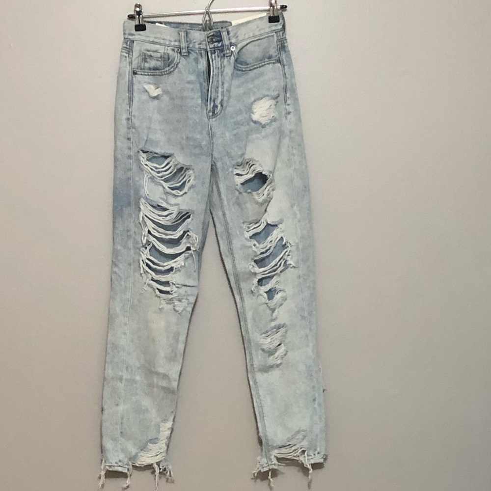 ‼️SOLD‼️ NWT AMERICAN EAGLE acid wash mom jeans